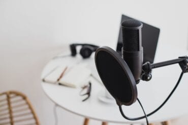 items-for-recording-online-podcast-studio-micropho-KJ6Q6FS